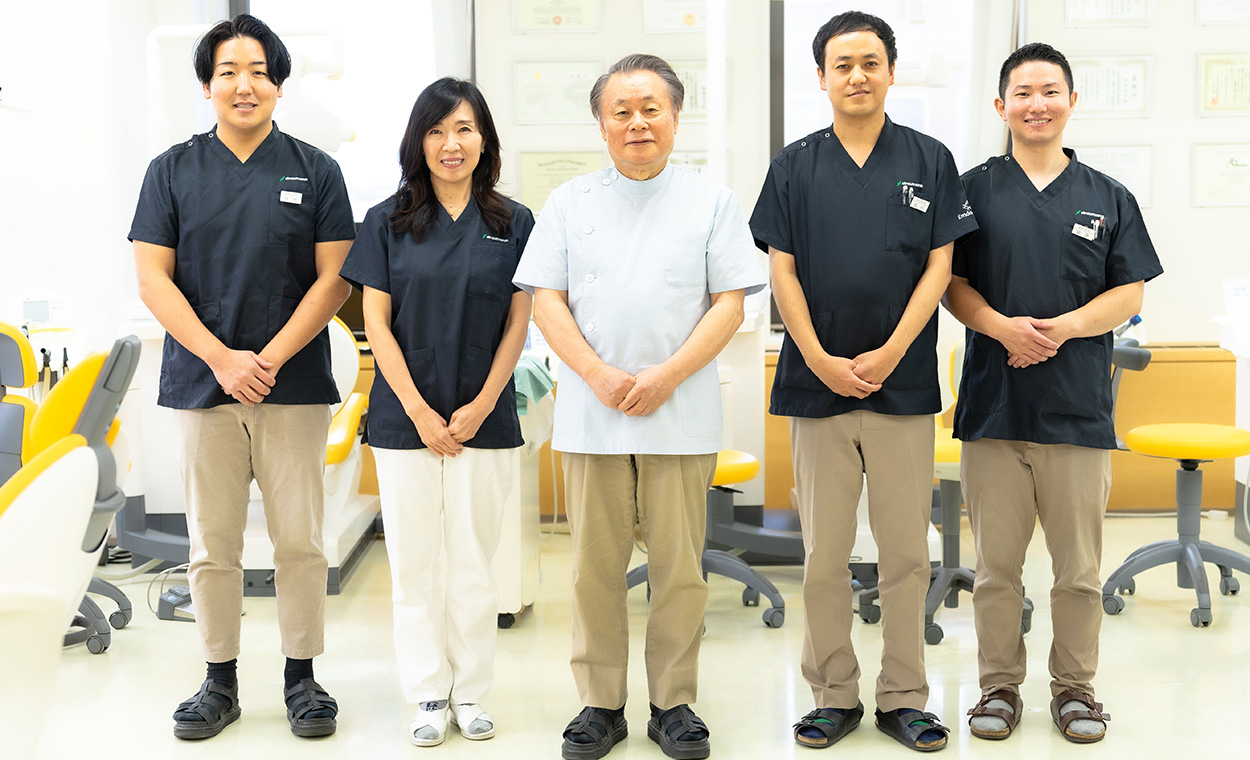 5名の歯周病専門医が在籍